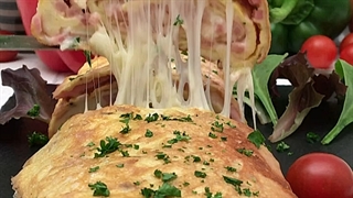 صبحانه خوشمزه با تخم مرغ و ژامبون