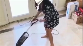 وقتی مامانت نمی خواد صداتو بشنوه