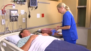 آموزش نحوه ریختن قطره چشمی