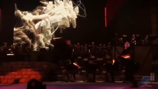 اجرای زنده اهنگ اتک ان تایتان Attack On Titan Opening Guren no Yumiya Live