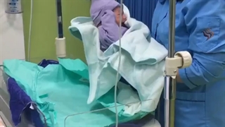 موضوع : موضوع : زایمان طبیعی متولد شدن یک پسر زیبا