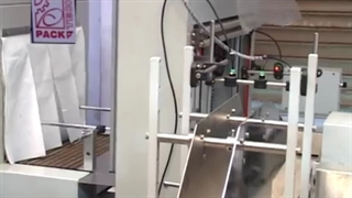 بسته بندی شرینک پک آب معدنی توسط دستگاه اتوماتیک