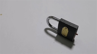 روش باز کردن قفل بدون کلید با کبریت