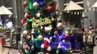 ویدئو درخت کریسمس 180 سانتی با تزیین