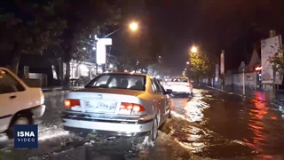 باران پاییزی و آبگرفتگی در معابر آستارا