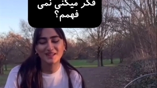 واکنش کاراکترای اتک اگه وسط راه رفتن وایسی