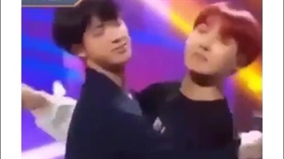 فقط یه ذره مونده بود ... یه ذره تا ی بوسه ... ارزو ب دل موندیم