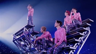 اجرای  Christmas Day و The First Snow و Miracles in December اکسو