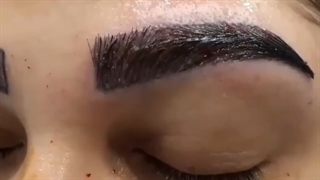 به همین راحتی صاحب ابروهای زیبا شوید !