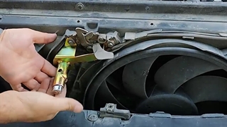 نصب قفل کاپوت 206