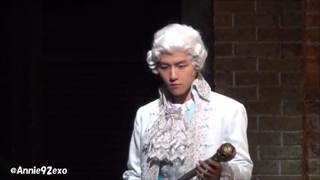 قسمتی از تئاتر موزیکال بکهیون به اسم In The Rain Musical