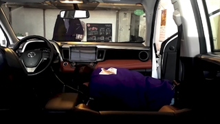 صداگیری داشبورد خودرویی تویوتا راو4 در تعمیرگاهع تخصصی صداگیری کاراک