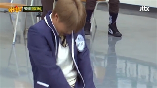 اجرای آهنگ های I See You و Power از کای در برنامه Knowing Brothers قسمت 159