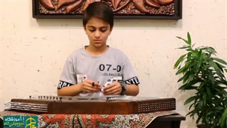 نوازندگی سنتور توسط هنرجوی آموزشگاه گام