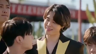 اجرای آهنگ butter , ptd , dynamite در خیابان لس آنجلس~BTS