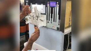 دستگاه بستنی ساز تولید شده در صنایع برودتی زئوس