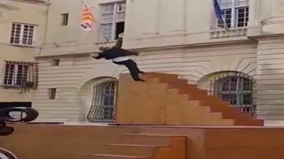 نمایشش پستی و بلندی های زندگی