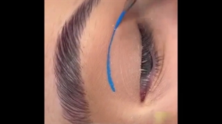 آرایش و خط چشم های جذاب و عالی زنانه - تبلیغات برای آرایشگران و پیرایشگران