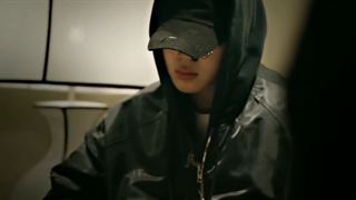 وقتی اون داشت گریه میکرد تو زندگیشو نجات دادی ! جیمین :)