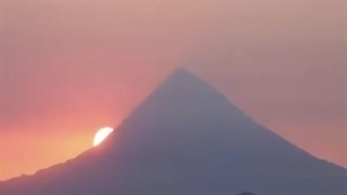 محمدرضا شجریان - مرا چشمی ایست خون افشان ...