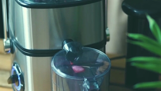 آب هویج و آب انار دو نوشیدنی سالم و پر طرفدار طبیعی