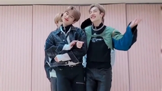 اسم گروهش چیه؟