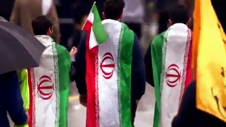 فرا رسیدن دهه فجر را به تمام ایرانیان عزیز تبریک عرض میکنم