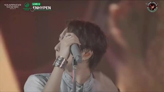 اجرای اهنگ Bite me ورژن راک در Summer Sonic