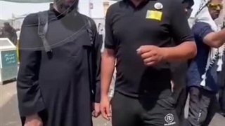 بوسه بر قدوم زائرین کربلا - شهریور ۱۴۰۲