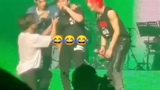 وقتی اسکیز صداش مرغی میشه وای جر عالیه:/