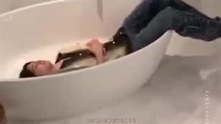 چرا جونگوون نمی تونه یوتیوبر بشه!!!به خاطر دو مستر پارکک:))))