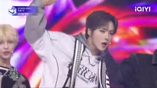 اجرای pretty dirty boy در برنامه Starlight boys