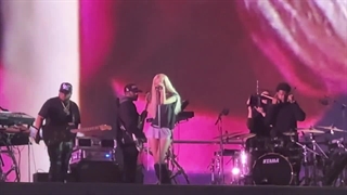 APT live @ Gala des pieces jaunes 2025 Paris کامل قرار میگیره