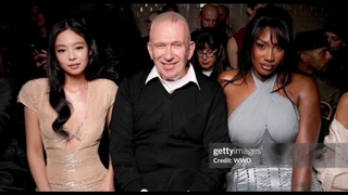 ایونت با حضور جنی گرون شد . جنی‌درکنار ژان پل‌گوتیه و آیاناکامورا در مراسم Jean Paul Gaultie