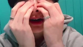 کامنت: ”(با لحجه‌ی بوسانی) یه مشکلی هست، یانگ جونگین دیگه سئولی شده”