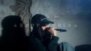 دقت کردین این آهنگ جدید جنی شباهت به این آهنگ APT رزی داره یا فقط من احساس میکنم؟؟؟!....کپشن