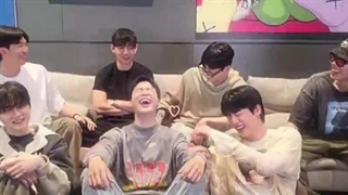 پسرام بعد سه سال باهم اومدن لایو دلم برای خندهاشون تنگ شده بود