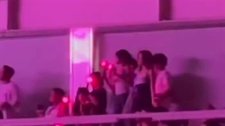 پاریتا(بیبی مانستر) و مینی(جی آیدل) در کنسرت بلک پینک ذوقق